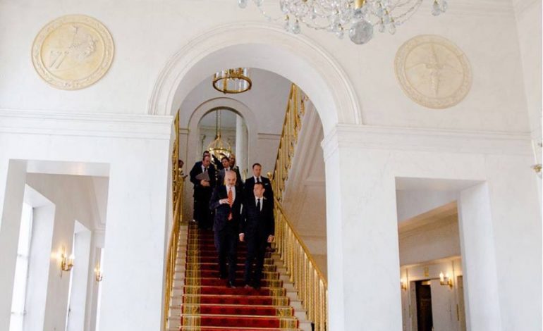 FOTOALBUM/ Kryeministri Rama thotë “Mirëmëngjes” me pamjet nga takimi me Presidentin Macron, çfarë nuk u pa nga kamerat