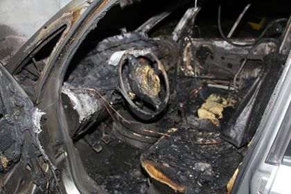 I shkrumbohet makina para shtëpisë në Elbasan, flet pronari: Nuk kam konflikte, nuk është ngjarje…