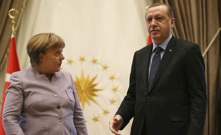 Merkel fton Erdoganin për vizitë në Berlin
