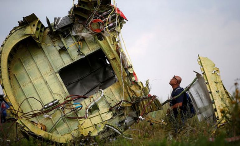 Avioni i rrëzuar mbi Ukrainë, hetuesit: Përgjegjëse është Rusia