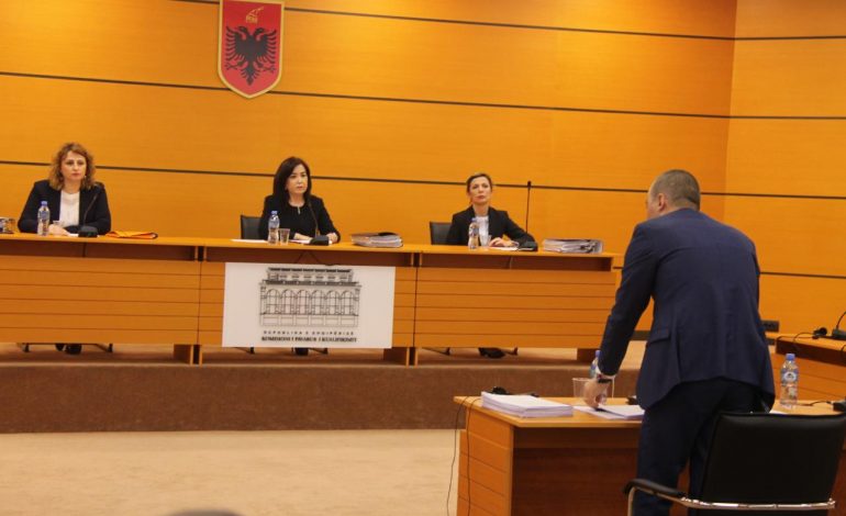 Gjyqtari Hoxha s’justifikon pasurinë, shtëpi 140 mijë € dhe kredinë/ Avokati: Lekët i siguroi nga dasma
