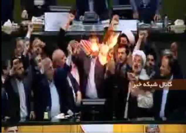 “Vdekje Amerikës”, parlamentarët iranianë djegin flamurin e SHBA pas vendimit të Trump