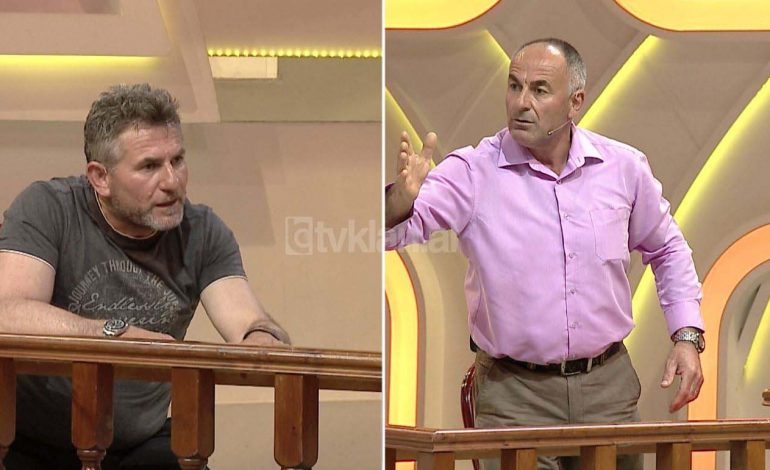 “PUSHO MORE QEN, QEPE GOJËN/ Shpërthen debati i ashpër mes dy vëllezërve, shtanget… (VIDEO)