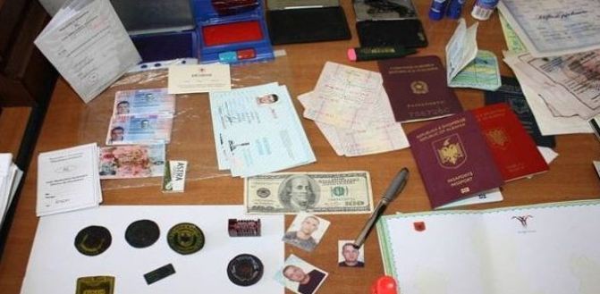FALSIFIKIMET e VIZAVE/ Zbardhen DETAJET: Kur nisën hetimet për grupin kriminal. Shumat që merrnin TRAFIKANTËT dhe destinacionet