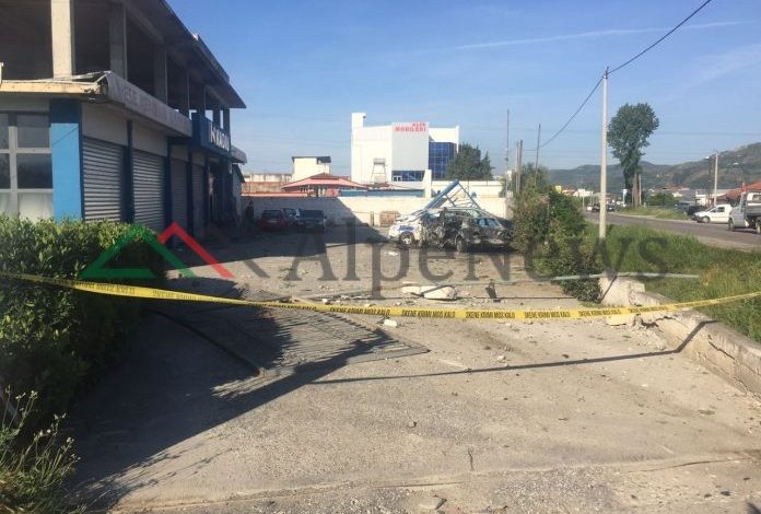 AKSIDENTI NE ELBASAN/ Dalin PAMJET, aksidenti u shkaktua nga shpejtësia, shoferi nuk mundi të dilte… (FOTO)
