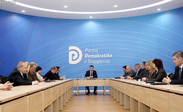 Një javë para protestës së madhe, PD nis organizimin. Me kë takohet Lulzim Basha