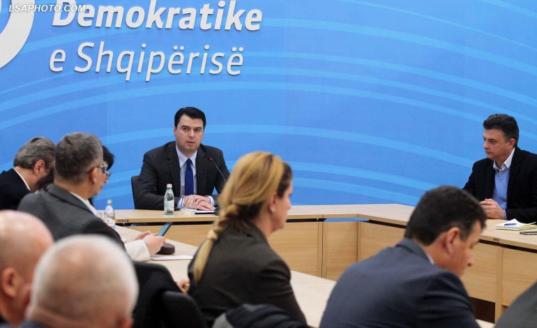 Strategjia e PD/ Nga protesta tek bllokimi i Kuvendit, strategjia e demokratëve që të dorëhiqet Xhafaj