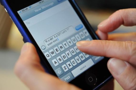 I dërgon ish-gruas 7000 mesazhe telefonike, gjykata e dënon 6 muaj me kusht