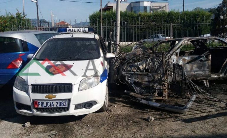 AKSIDENTI NË ELBASAN/ Shikoni momentin e FRIKSHËM kur makina e 24 vjeçarit SHPËRTHEN në flakë (VIDEO)