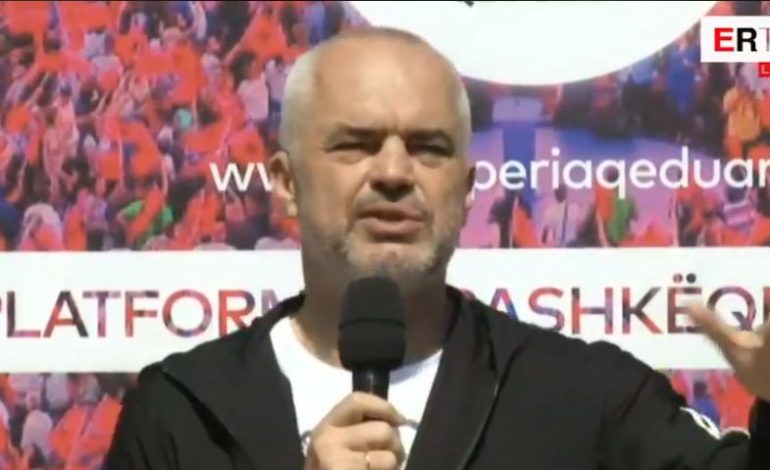 “Më hoqën nga puna se isha i PD”, qytetari gozhdon Ramën, ja si i përgjigjet kryeministri