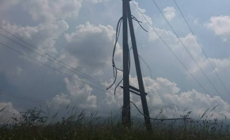 RRUFEJA GODET NËNSTACIONIN/ Qyteti i Tepelenës pa energji elektrike dhe…