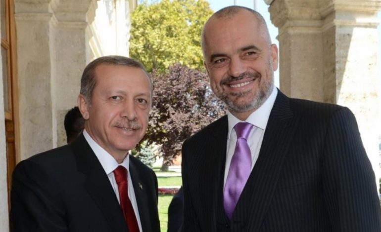 A ndikoi Edi Rama tek Erdogan për ekstradimin e Izet Haxhisë? Kryeministri shprehet se…