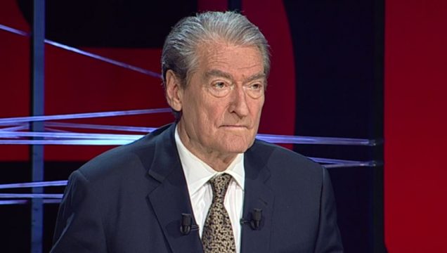 Berisha “SHPËRTHEN” kundër Fatos Klosit: Është një kriminel, njeri i trafiqeve…