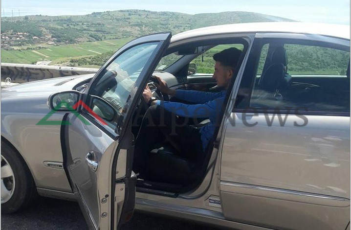 ARRESTOHET I RIU NGA PISHKASHI/ Grabiti xhiron e dyqanit të lagjes po pas kontrollit të policisë… (FOTO)