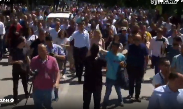 NIS PROTESTA E OPOZITES/ Basha niset drejt bulevardit (LIVE)