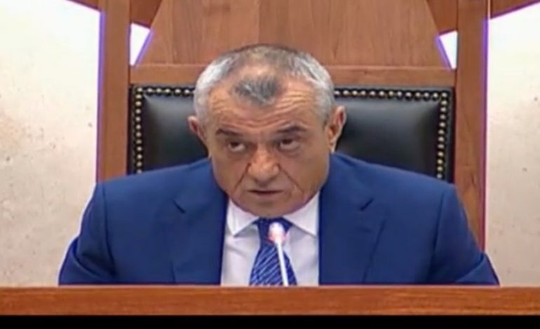 I pari deputet që la mandatin/ Ruçi: Akt moral, brenda imoralitetit të politikës