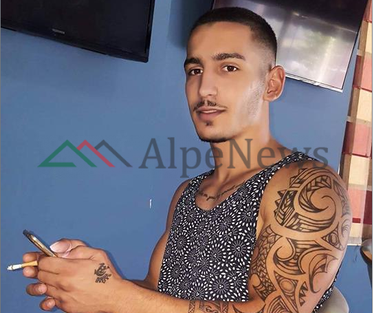 “U kap me presh në dorë” “KOKSI” i Beratit/ TRAFIKANTI që punonte BERBER rrinte me peshore në xhep, kush kërkonte… (FOTO)