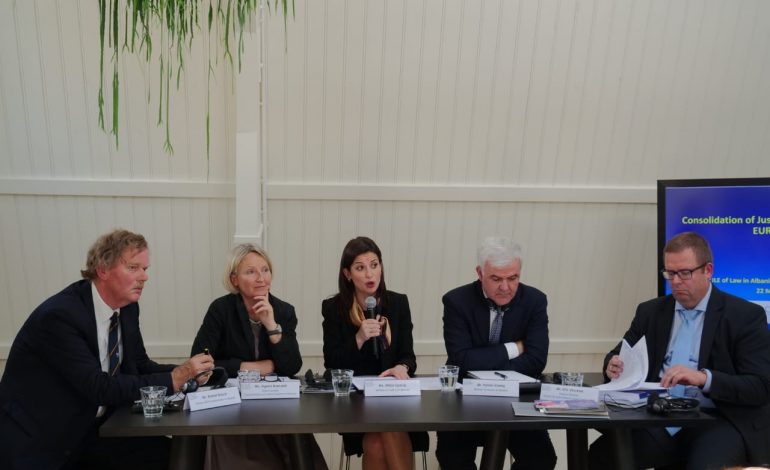 Bashkimi Europian ndihmon Shqipërinë/ Ja si e quajnë ekspertët Holandezë “Reformën në Drejtësi”