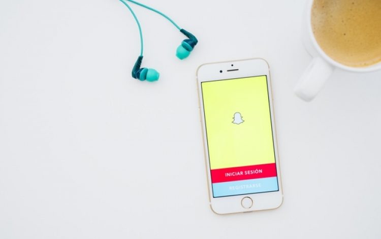 Keni frikë të bëni ‘’SCREENSHOT’’ në SnapChat? Ja si mund ta bëni pa e kuptuar askush!