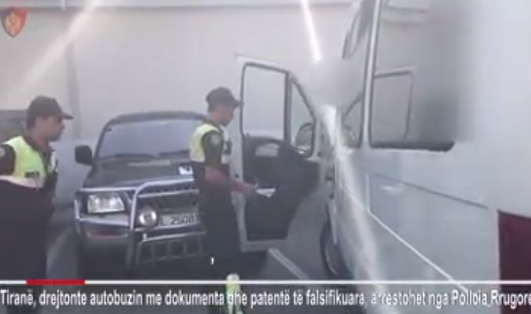 Arrestohet SHOFERI I AUTOBUSIT në Tiranë/ 36-vjeçari BEFASON policinë kur nxjerr dokumentet dhe… (VIDEO)