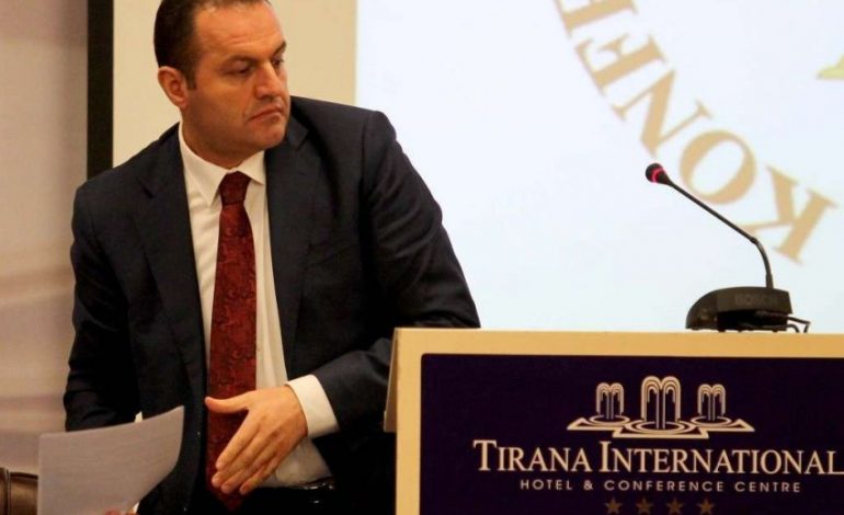 NESER NE OREN 10.00/ Rikthehet çështja e bujshme e pasurisë së ish Kryeprokurorit ADRIATIK LLALLA. Enigmat e seancës