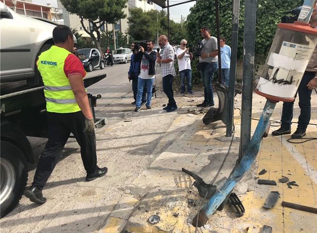 VIDEO+FOTO/ “Babi, babi…”, makina e shqiptarit merr përpara njerëzit në stacionin e autobusit në Greqi (DETAJET)