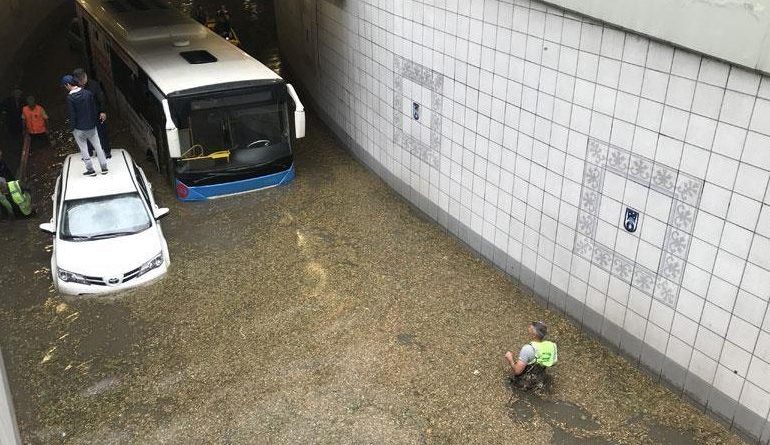 Mot i KEQ në Ankara, përmbyten disa pjesë të qytetit