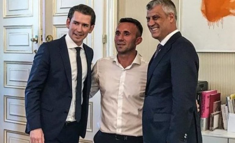 Thaçi befasohet në Kancelarinë Austriake, takon shqiptarin që punon për Kurz (FOTO)
