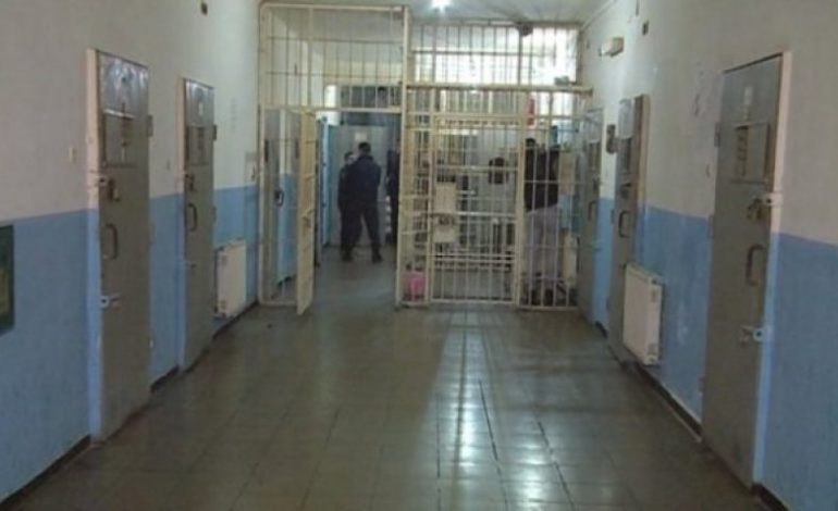 Andi Muratej: Dhuna e ushtruar në burgje, një nga shkeljet më flagrante të të drejtave të njeriut