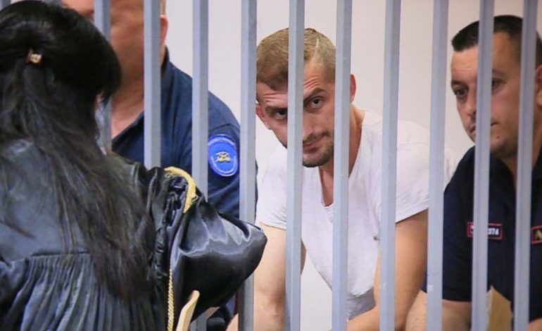VRASJA E KOMISARIT ARTAN CUKU/ Ekzekutori bashkëpunon me drejtësinë dhe i shpëton burgimit të përjestshëm