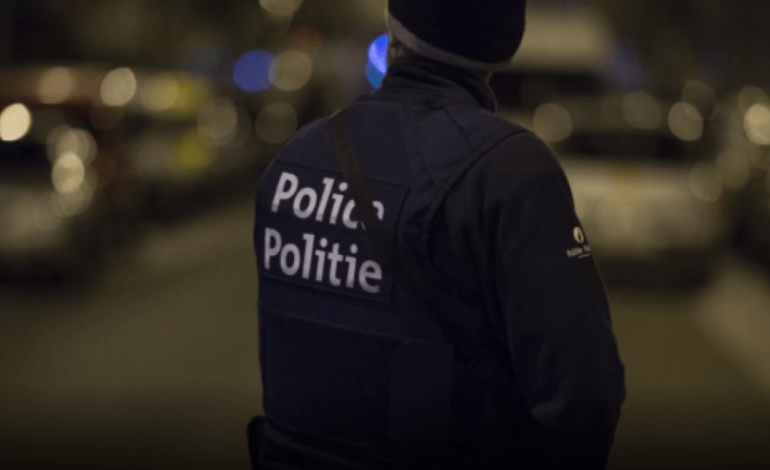 Policia belge ndjek furgonin me refugjatë/ Vret pa dashje vogëlushen 2 vjeçare