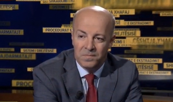 A ka konflikt interesi MINISTRI XHAFAJ me VËLLAIN? Flet avokati i njohur: Nuk ka asnjë…