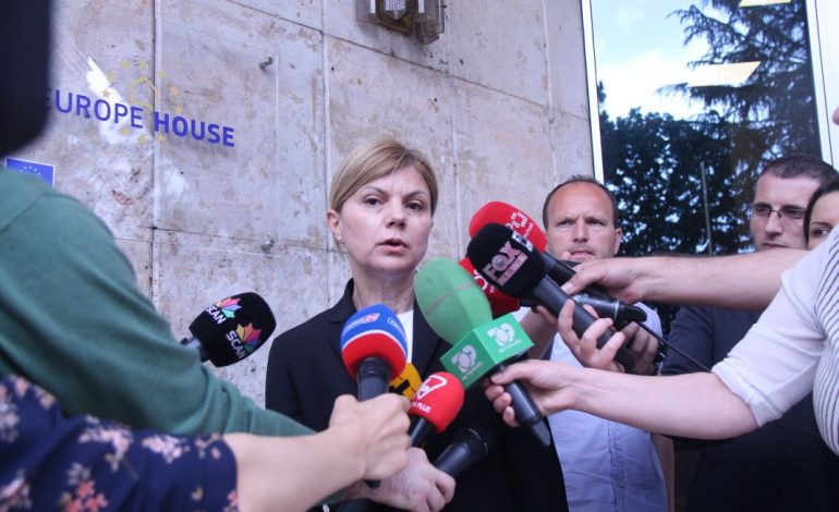 SHKARKIMI I GJYQTARES XHOXHAJ/ Avokatja: Nuk na dhanë argumente, vendimi do apelohet