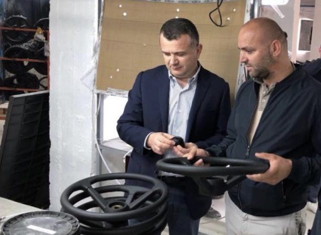 Fabrikë për prodhimin e pjesëve interiore të makinave Benz, Ford dhe Fiat në Librazhd
