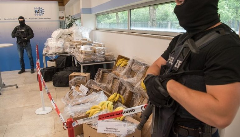 “KOKAINË DHE BANANE”/ Çmimi “I ÇMENDUR”, por shqiptarët e merrnin me vlerë qesharake në Kolumbi… (DETAJET)