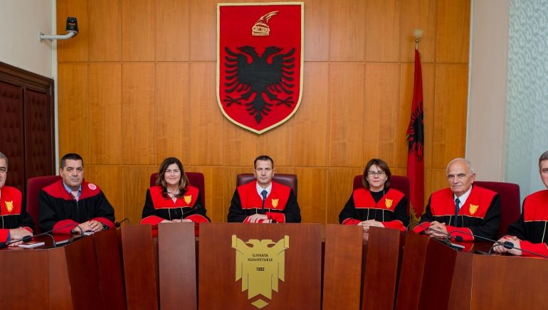 Shqipëria mbetet pa gjykatë Kushtetuese/ Drejt largimit edhe gjyqtari Fatmir Hoxha