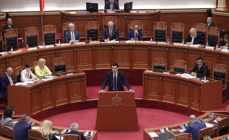 “Mos u mërzisni…”/ Basha lëshon mesazhin e koduar para bllokimit të seancës