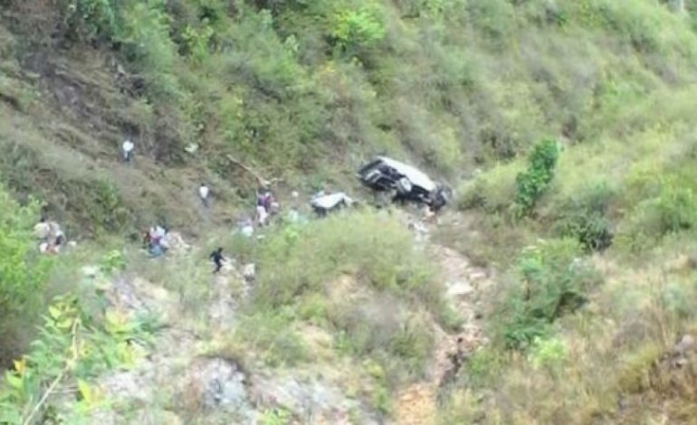 TIRANË/ Mjeti bie në HUMNERË, 52 vjeçari humb jetën. Plagoset…