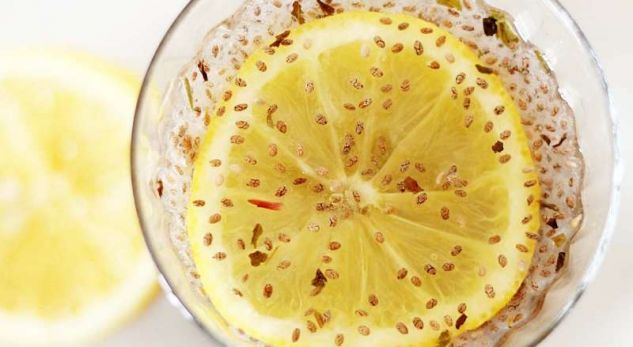 Përzijini këto fara me limonin. Rezultati? Bark të sheshtë brenda një jave!