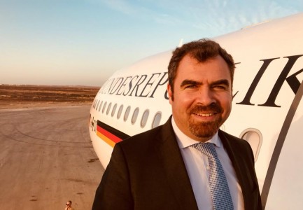 Deputeti gjerman VIZITON Tiranën/ Zbuloni takime që zhvilloi me krerët e politikës