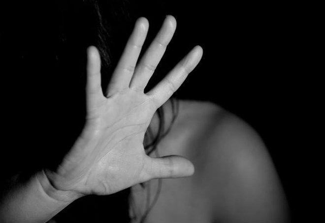 NDODH NË TIRANË/ Ndahet nga e dashura 22 vjeçe. I riu i futet në SHTËPI dhe…