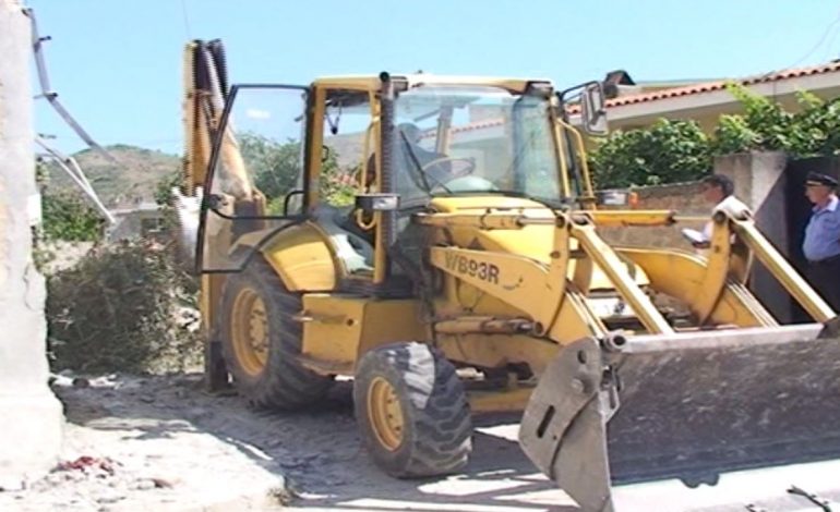 TRAGJIKE NE TROPOJE/ Aksidentohet për vdekje një punonjës brenda tunelit, arrestohet fadromisti