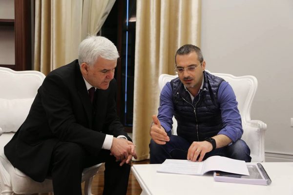 Tahiri sulmon Fatmir Xhafajn: Del në TV e numëron banda, a thua se vetëm Shqipëria ka kriminelë. Ia kaloi edhe Saliut dhe Lulit