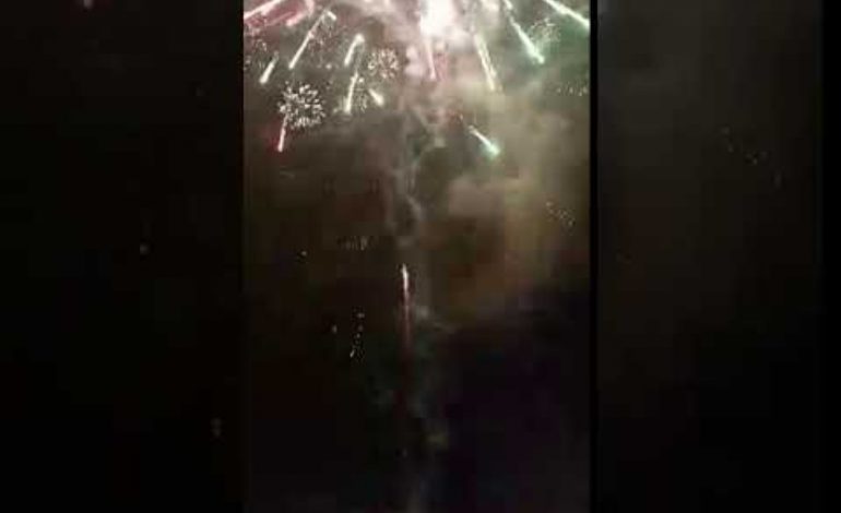 LIRIMI I TAHIRIT/ Të rinjtë e FRESSH festojnë me fishekzjarrë dhe… (VIDEO)
