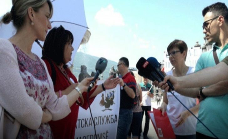 Gazetarët në Maqedoni kërkojnë paga më të larta