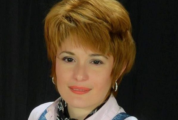 DEKLARATA Ç’NJERZORE/ Kush është Genta Kaloçi, psikologia që u GËZUA për vdekjen e djalit të shkrimtares… (FOTOT)