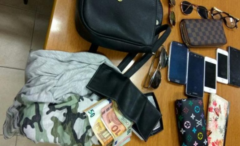 VIDEO/ Kujdesuni mirë ku lini çantën kur uleni në lokal, shikoni si kjo bjonde i bëri gjëmën vajzës në Tiranë