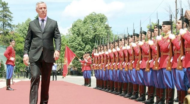 Milo Gjukanoviç merr detyrën si PRESIDENT i Malit të Zi