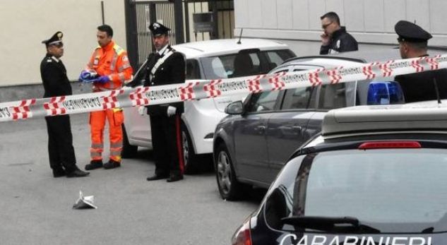 E RËNDË/ Marokeni COPËTON me thikë gruan e tij shqiptare, VETËDORËZOHET duke… (FOTO)