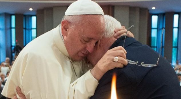 Italia kërkon kardinalin shqiptar për ekzorcizma/ Në Firenze të gjithë presin Troshanin (VIDEO)